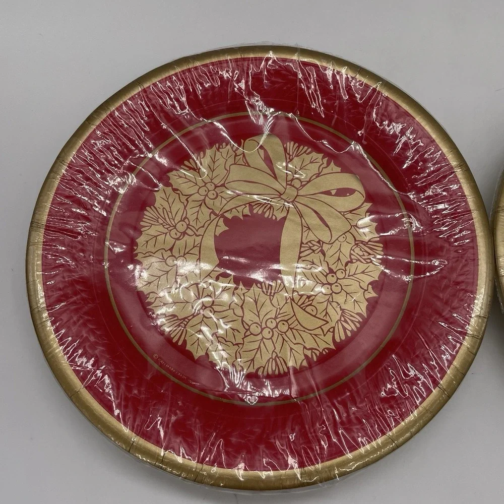 Vintage Hallmark Ambassador Christmas‎ Paper Plates Gold Wreath 16 ct 8 3/4